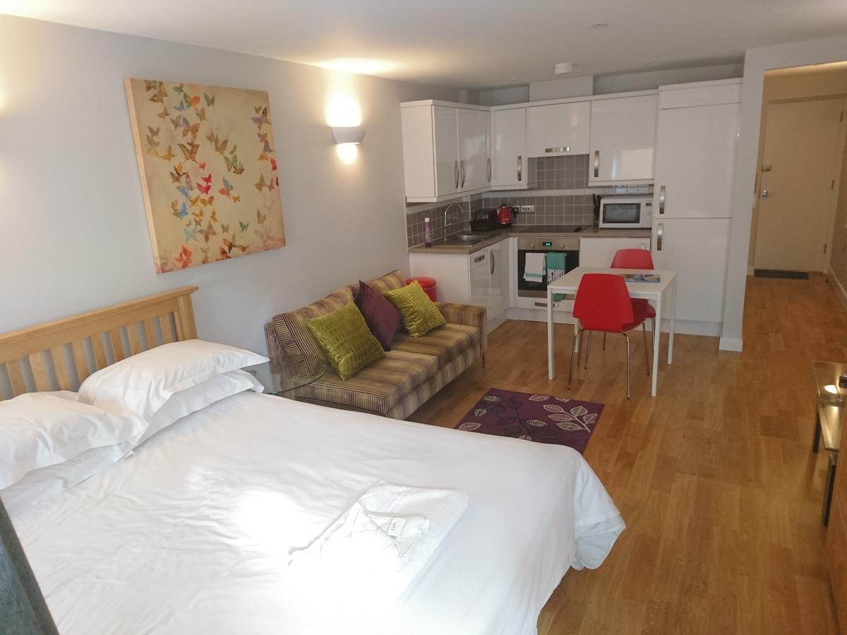 Lux Living Apartments - Roman House CBG エクステリア 写真